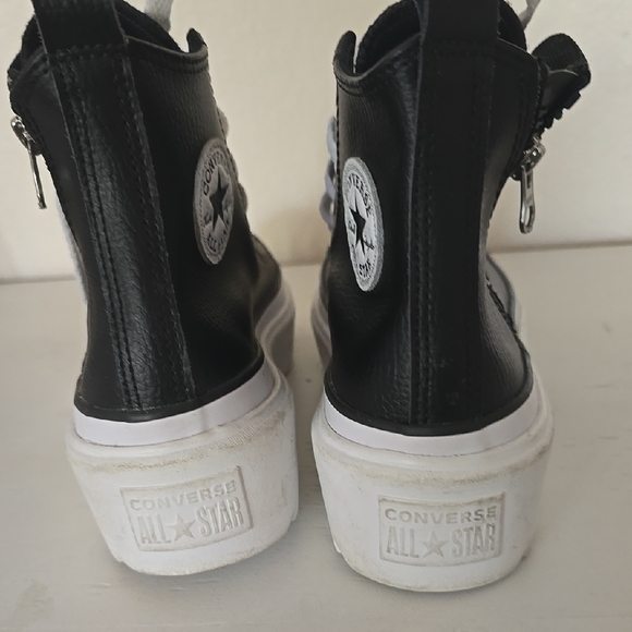 NWOT Chuck Taylor Converse Black and White High-Top Sneakers - Picture 4 of 8